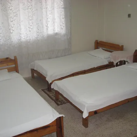 Vardar בית הארחה 3*