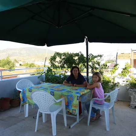 ヴァルダル ペンション ゲストハウス