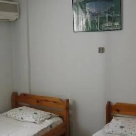 ゲストハウス ヴァルダル ペンション 3*